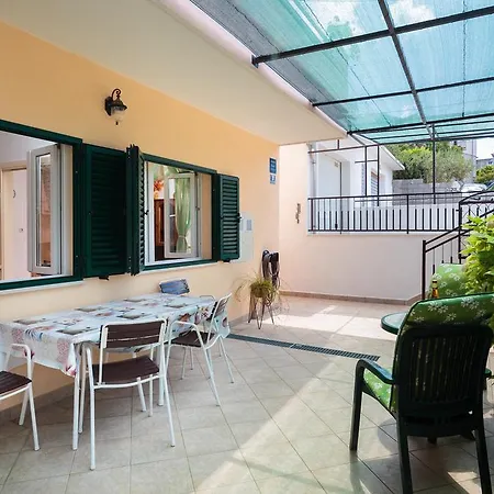 Giovanni Apartment *