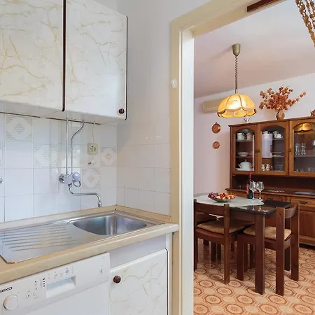 Giovanni Apartment