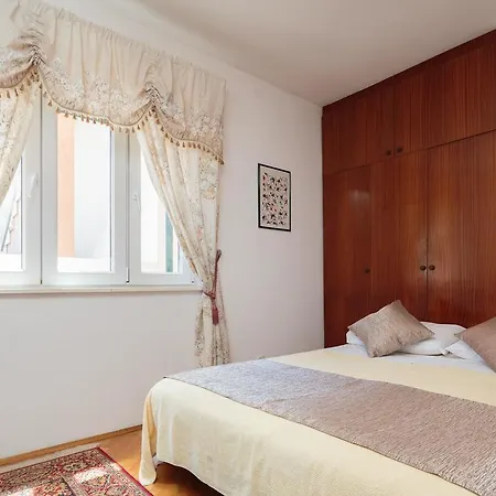 Giovanni Apartment